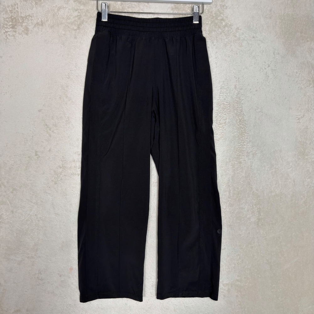 Lululemon Wanderer Crop High-Rise Wide-Leg Pants Black Size 2 Athleisure Capri
